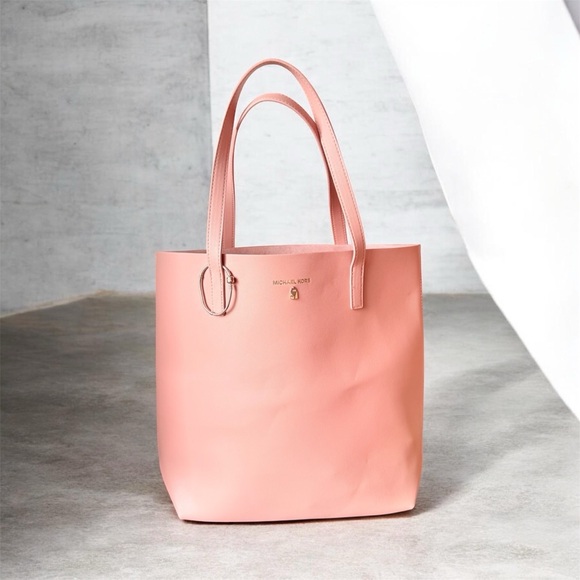 Michael Kors Handbags - MICHAEL KORS TOTE+Pandora🩵